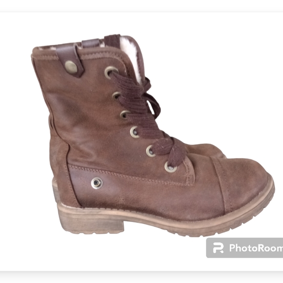 Roxy Boots - Picture 2 of 8